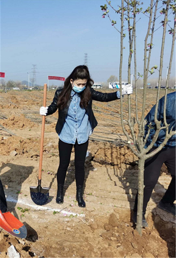 1616920211661656.jpg rB40tmBdT6-AVUCFAARbLwlumJY700.jpg