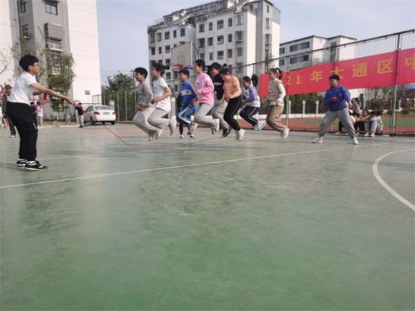 1618191840106847.jpg rB40tmBzosOAeHshABHLcgOusTs939.jpg