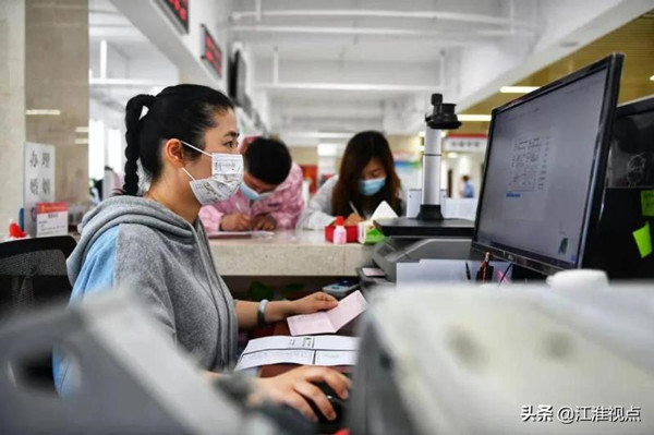 淮南謝家集區(qū)：政務(wù)窗口溫馨服務(wù) 增添愛(ài)情幸福感