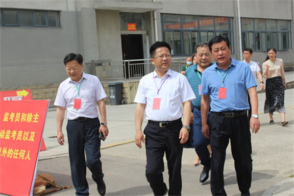 淮南市鳳臺(tái)縣領(lǐng)導(dǎo)巡視高考工作