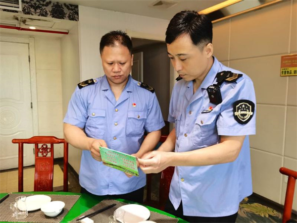 淮南市市場(chǎng)監(jiān)督管理局開具我市首張“反食品浪費(fèi)”罰單