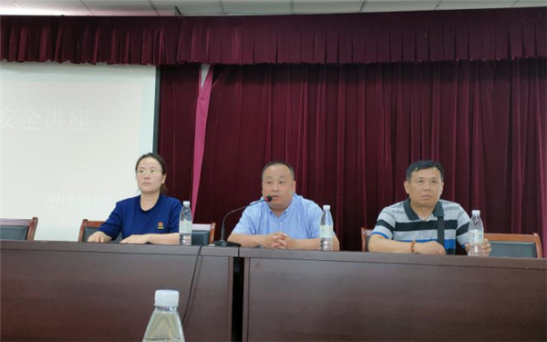 攜手關(guān)心下一代、同心保護(hù)未成年！ 淮南大通區(qū)開展“安全知識進(jìn)校園”一堂課活動