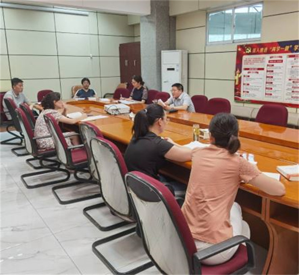 淮南市養(yǎng)老保險(xiǎn)管理中心黨支部開(kāi)展“高質(zhì)量發(fā)展，我們?cè)趺锤?rdquo;大討論活動(dòng)學(xué)習(xí)研討