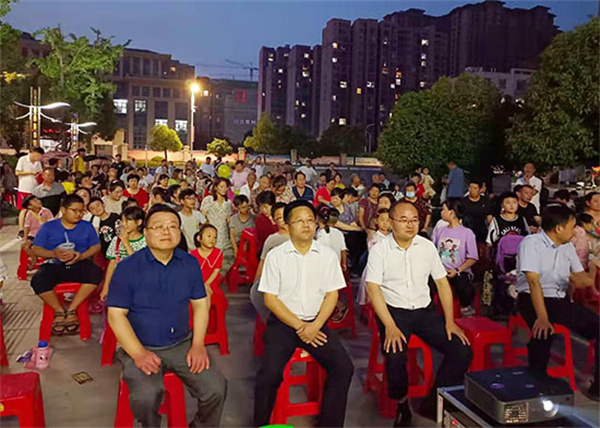 淮南鳳臺(tái)縣“百場(chǎng)紅色電影下基層”活動(dòng)啟動(dòng)