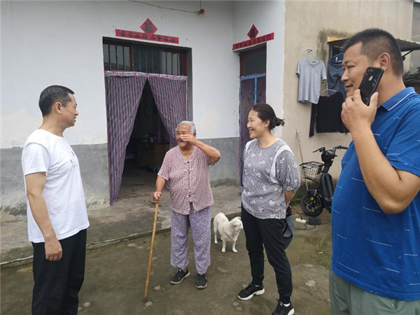 淮南市審計局駐桃園村工作隊走訪結(jié)對幫扶對象