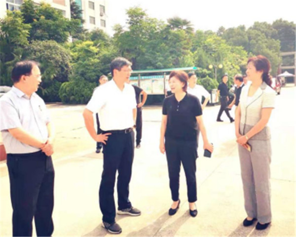 淮南市委常委、宣傳部長孫良鴻調(diào)研全市中小學(xué)教育集團化辦學(xué)