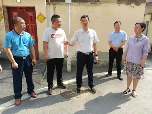 淮南市潘集區(qū)委書記宋立敏率隊(duì)督導(dǎo)文明城市創(chuàng)建工作