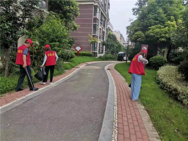 淮南“社區(qū)吹哨，黨員報(bào)到”—區(qū)經(jīng)信局赴瀚城社區(qū)開(kāi)展志愿者活動(dòng)