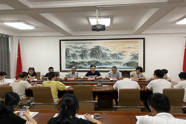 淮南：謝家集區(qū)召開“高質(zhì)量發(fā)展，我們?cè)趺锤?rdquo;大討論活動(dòng)青年干部座談會(huì)