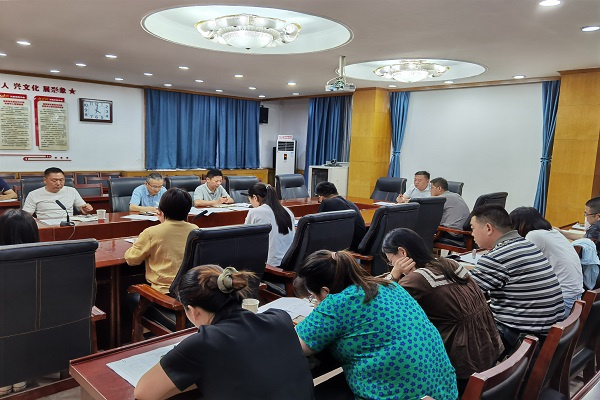 淮南市謝家集區(qū)召開全區(qū)非公企業(yè)和社會(huì)組織“組建群團(tuán)組織，擴(kuò)大黨的覆蓋”工作暨全區(qū)行業(yè)（綜合）黨委工作推進(jìn)會(huì)