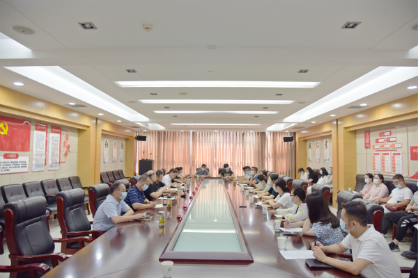 淮南市委老干部局舉行國(guó)防教育專題報(bào)告會(huì)