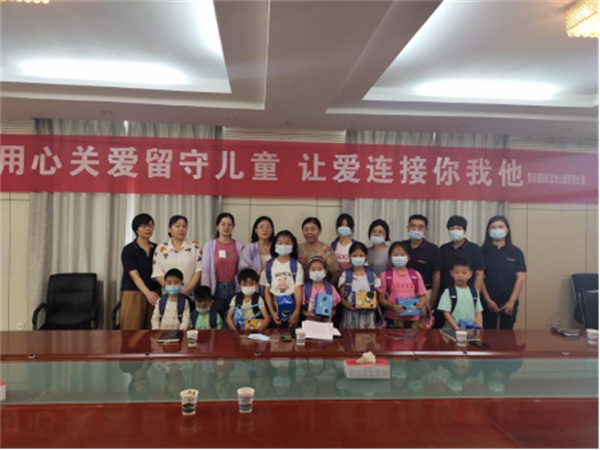 淮南【毛集實驗區(qū)】團毛集實驗區(qū)委開展“關(guān)愛留守兒童、讓愛連接你我他”服務(wù)活動