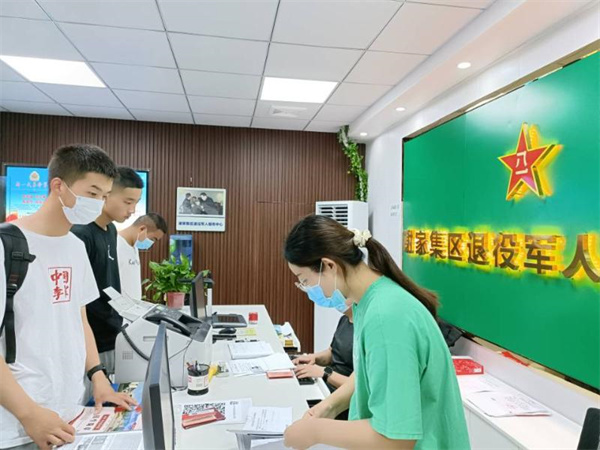 淮南：歡迎回家！——謝家集區(qū)迎接退役士兵榮歸！