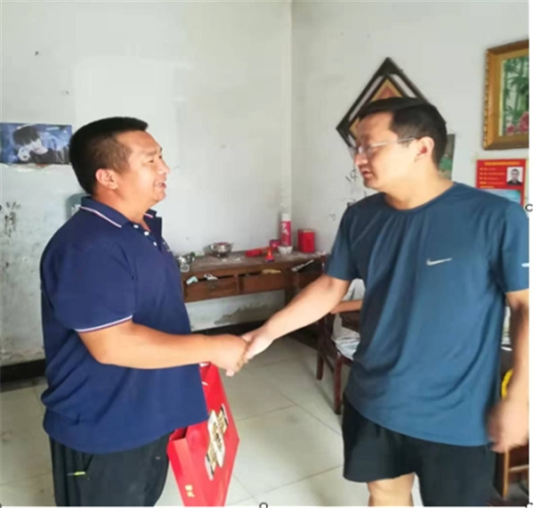 淮南市毛集分局黨支部組織開展走訪群眾，情暖中秋節(jié)活動