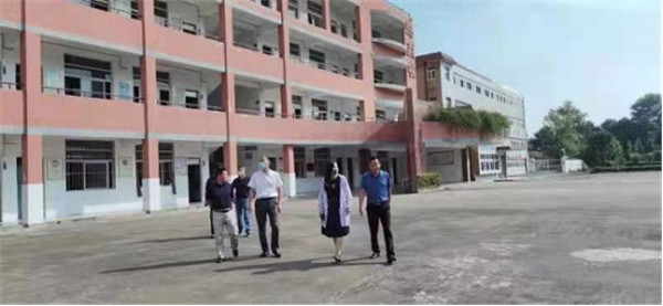 淮南市：陳光煚赴淮南十一中檢查2021級七年級新生學情調(diào)研檢測工作