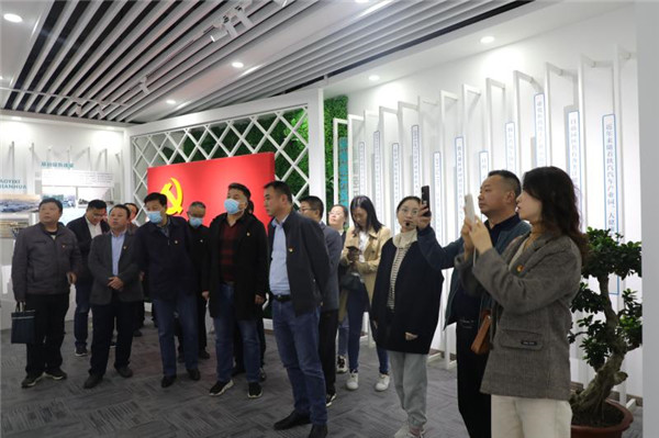 淮南市園區(qū)非公企業(yè)黨建工作現(xiàn)場會(huì)召開