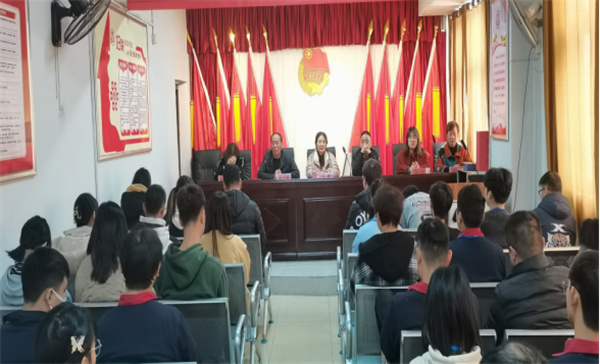 淮南：【謝家集區(qū)】熱火青春 活力宏泰 ——記共青團(tuán)淮南市宏泰鋼鐵有限責(zé)任公司第一次團(tuán)員大會