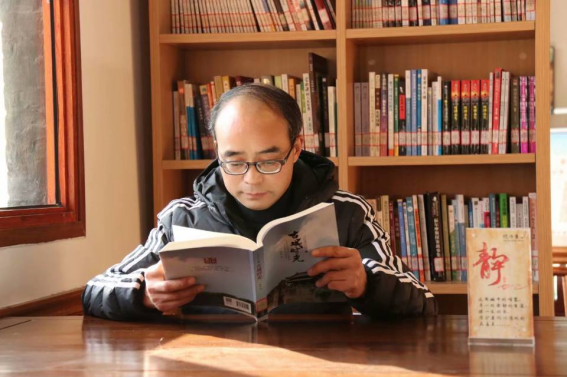 淮南壽縣作家楚仁君文論作品集《文潤(rùn)壽春》出版發(fā)行