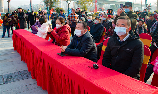  淮南西商農(nóng)商城一期試運(yùn)營(yíng)暨年貨大集活動(dòng)盛大啟動(dòng)