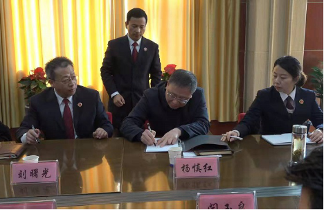 淮南一中舉行法治副校長(zhǎng)聘任儀式