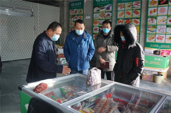 淮南鳳臺縣委督查室督查轄區(qū)冷鏈食品防控工作