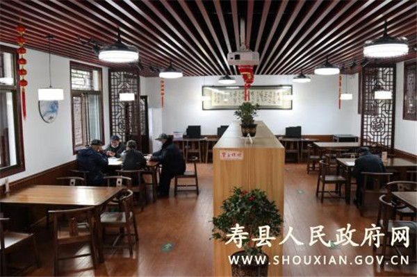 淮南壽縣圖書(shū)館電子報(bào)刊閱覽室升級(jí)改造完成后正式向讀者開(kāi)放