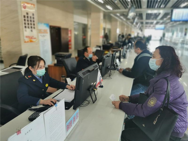 淮南：新春開工第一天，市市場監(jiān)管局注冊登記窗口凝心聚力優(yōu)服務(wù)