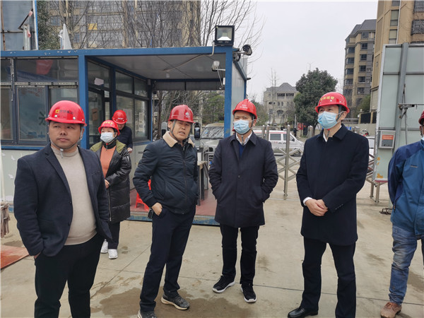 淮南：徐輝帶隊檢查建筑工地安全生產(chǎn)、揚塵防治和常態(tài)化疫情防控工作