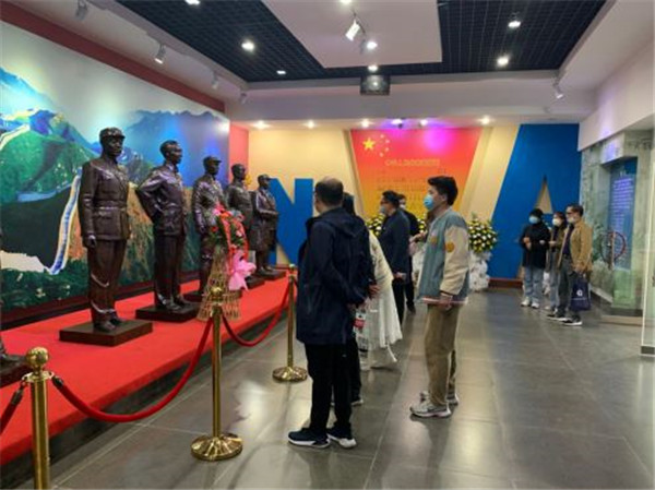 淮南市失業(yè)保險(xiǎn)中心開展“學(xué)習(xí)黨史 緬懷英烈”主題黨日活動(dòng)