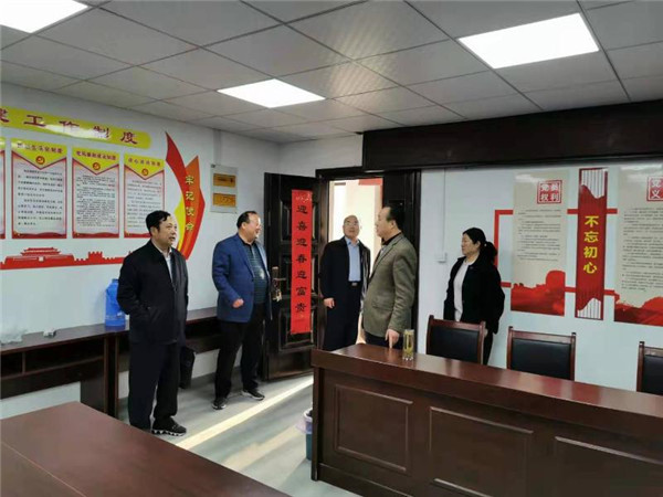 淮南：張玉鼎赴扶貧村共話“發(fā)展計”